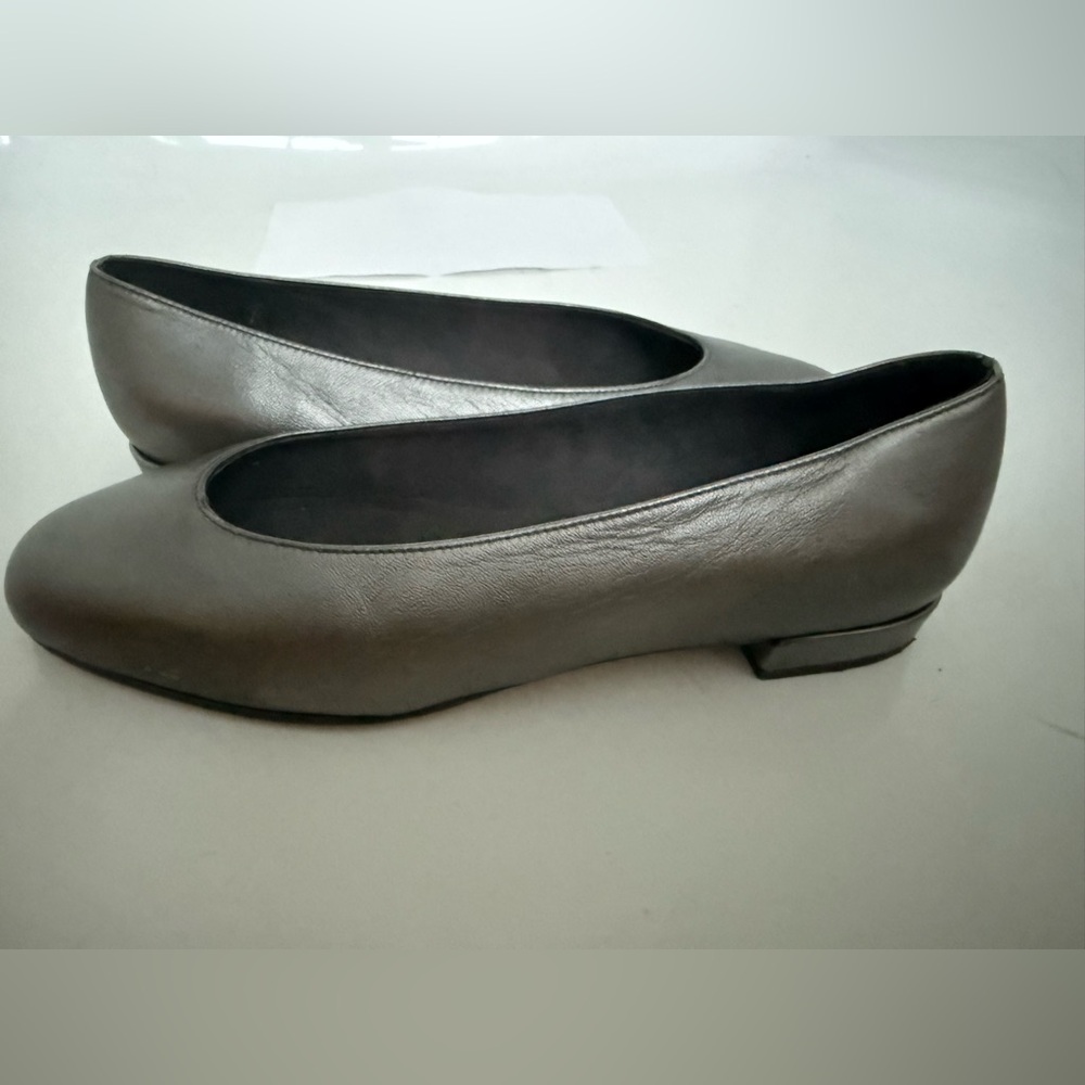 Stuart Weitzman 7 Gray Silver Metallic Leather Ballerina Flats